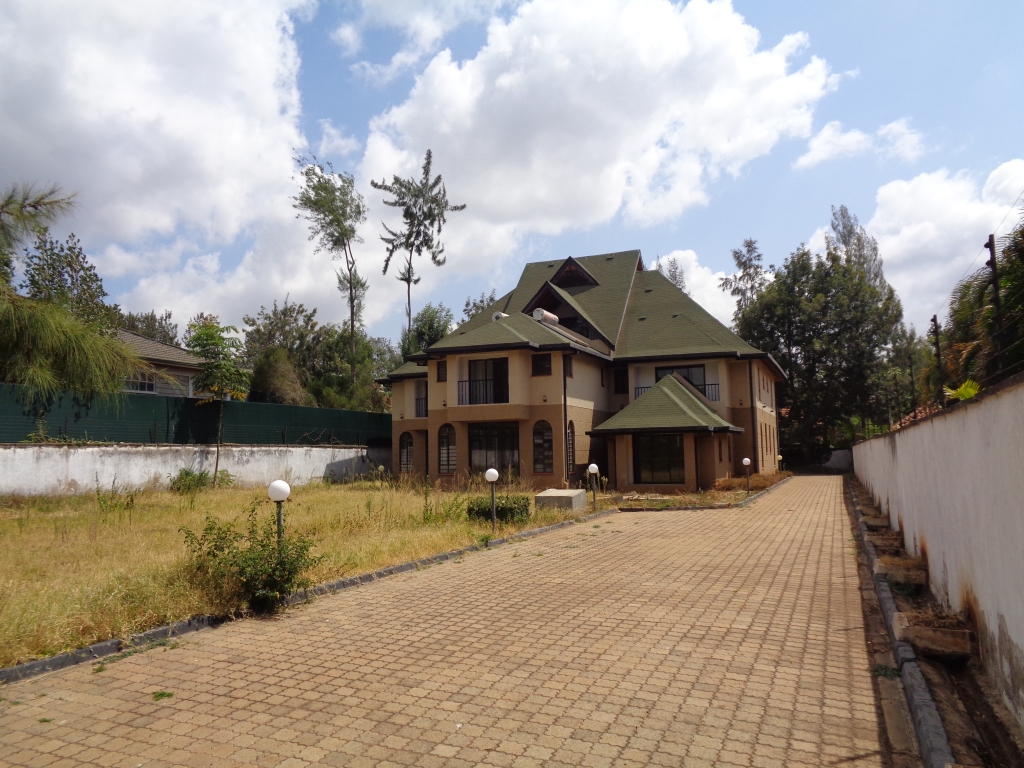 7 bedroom Double Storey in Runda Mimosa